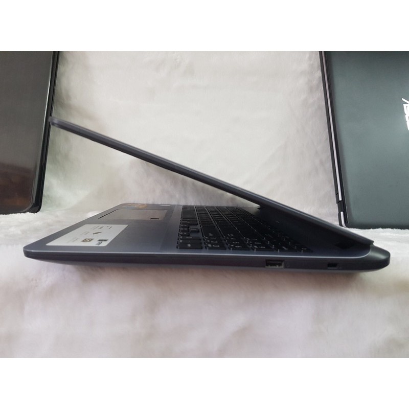 LAPTOP A SUS X507U, CPU I3-7020U, RAM 4GB, SSD 120GB,Màn hình 15.6" FHD