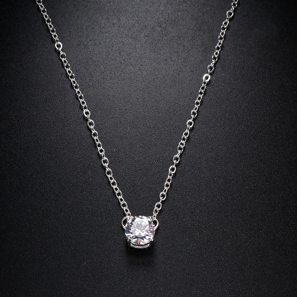 Vòng cổ mặt đính đá nhỏ tinh tế thanh lịch sang trọng cho nữ