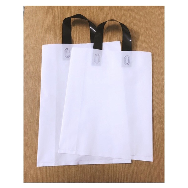 0,5 Kg Túi PE Quai Ép Nhiệt, Túi Nilon Ép Quai Trắng Đen, Bao bì quai xách 2 Quai, Túi Tote nilon Dẻo Dày Chịu Lực Tốt
