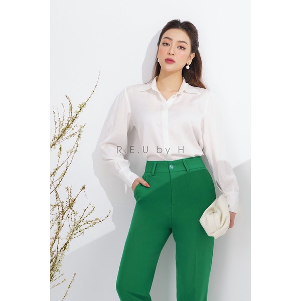 Áo lụa đính cúc vàng