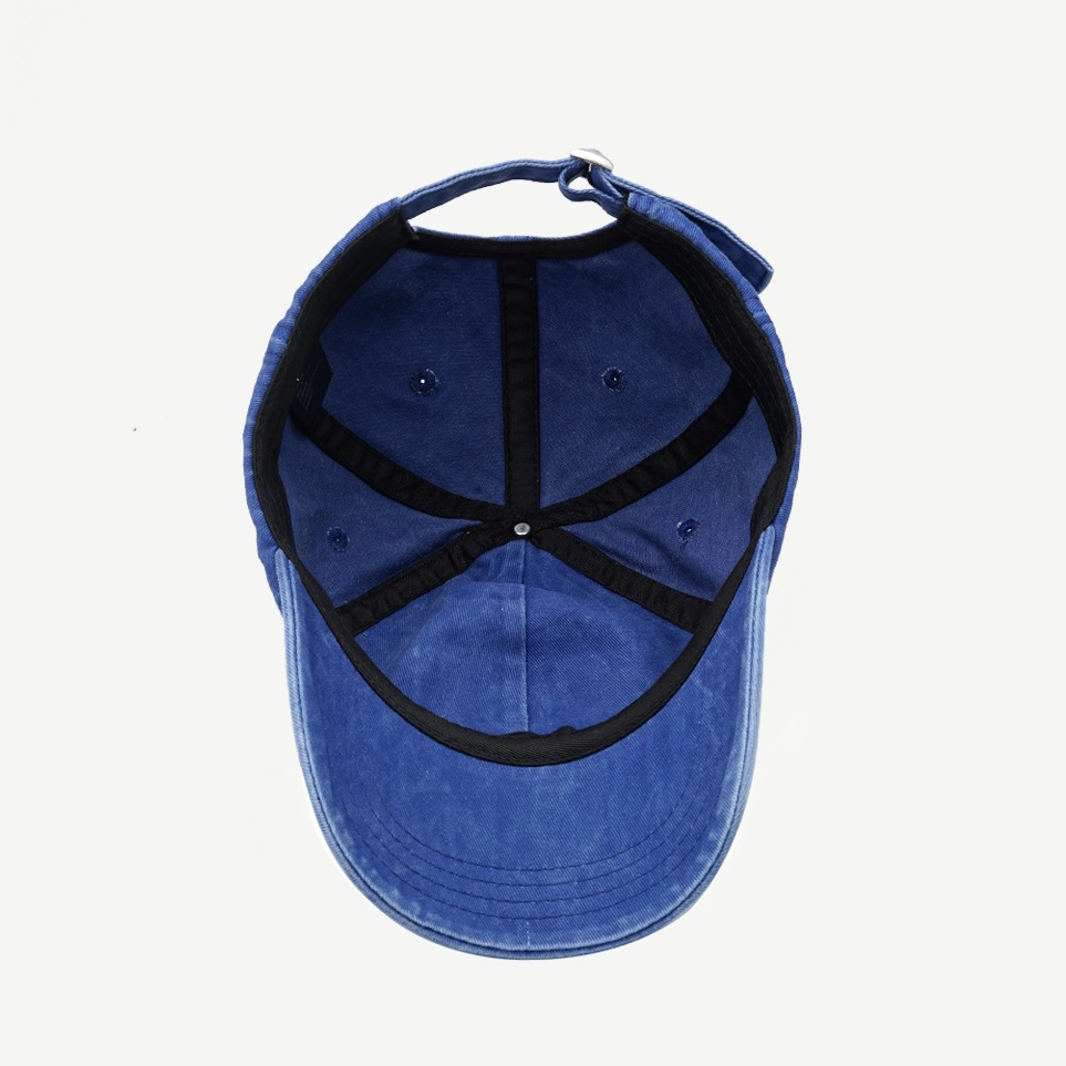 Mũ lưỡi trai Mg STUDIO họa tiết chữ LOVE IS LOVE