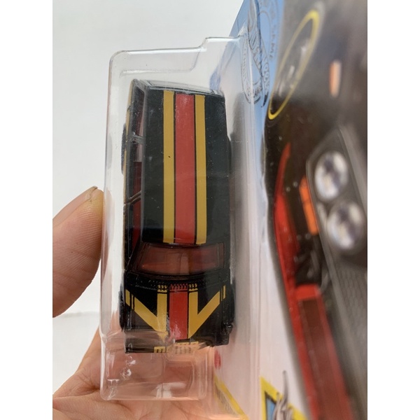 Xe Hot Wheels Datsun Bluebird Wagon