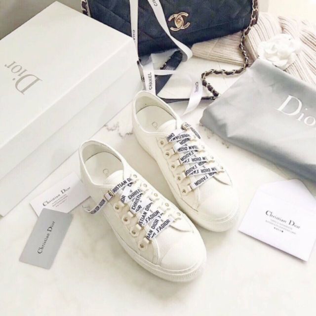 Giày buộc dây chữ mới về