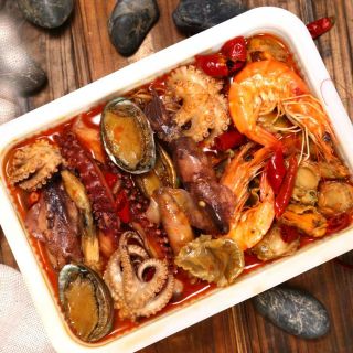 Combo  hộp bào ngư lớn  và một hộp hải sản tùy chọn trong shop