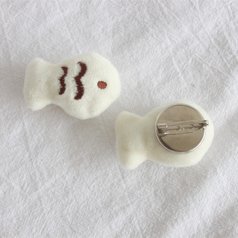 Ghim cài áo nhồi bông hình mèo và cá dễ thương