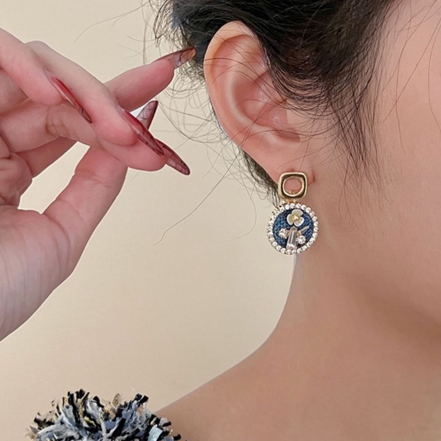 Khuyên Tai Hình Hoa Đính Ngọc Trai Phong Cách Hong Kong Cổ Điển Kiểu Mới 2023