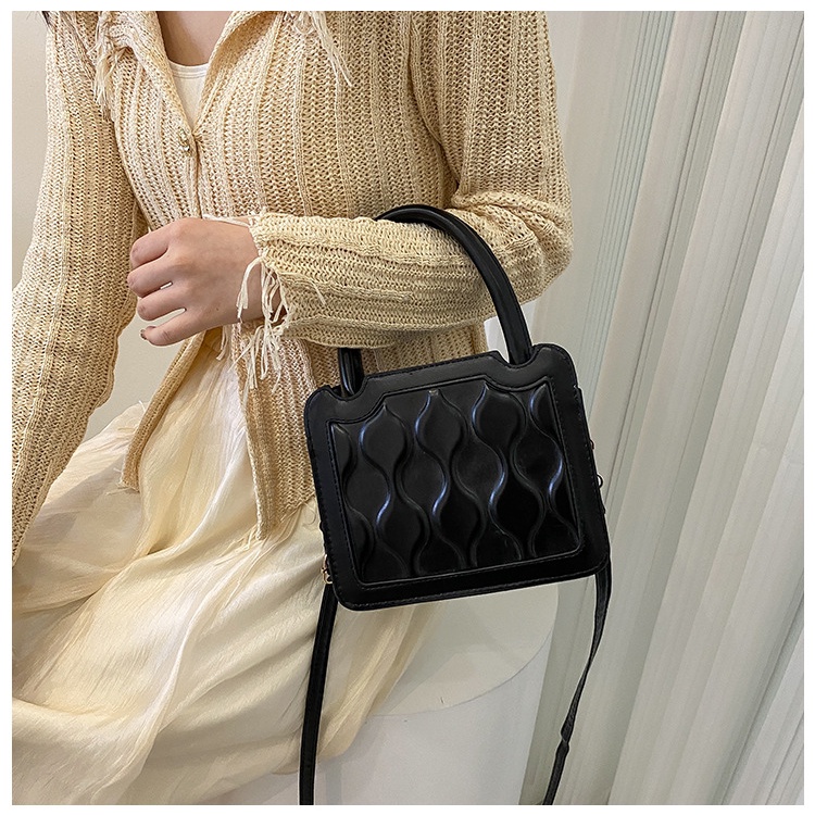 Túi Xách JASMIN NOIR Dáng Vuông Họa Tiết Hoa Đơn Giản Cho Nữ