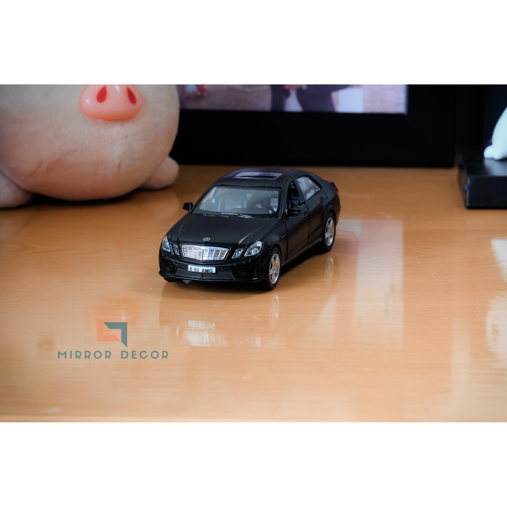 Mô hình xe Mercedes Benz E63 AMG 1:36