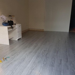 7 Tấm sàn nhựa vân gỗ - 1 m2