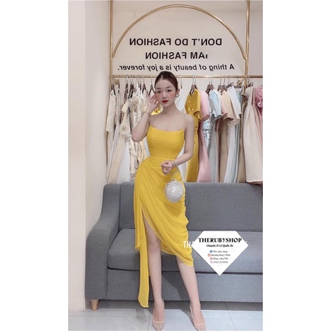 Đầm body xẻ tà cúp ngực