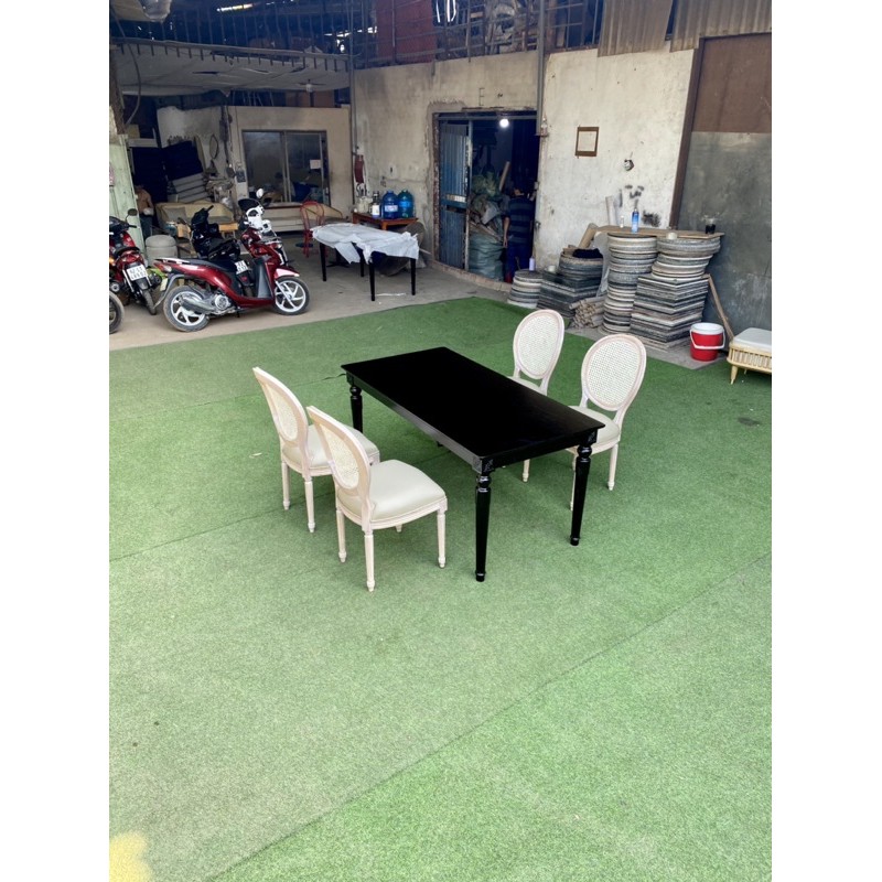 Bộ bàn Louis mặt gỗ kết hợp ghế Louis đan mây mắt cáo