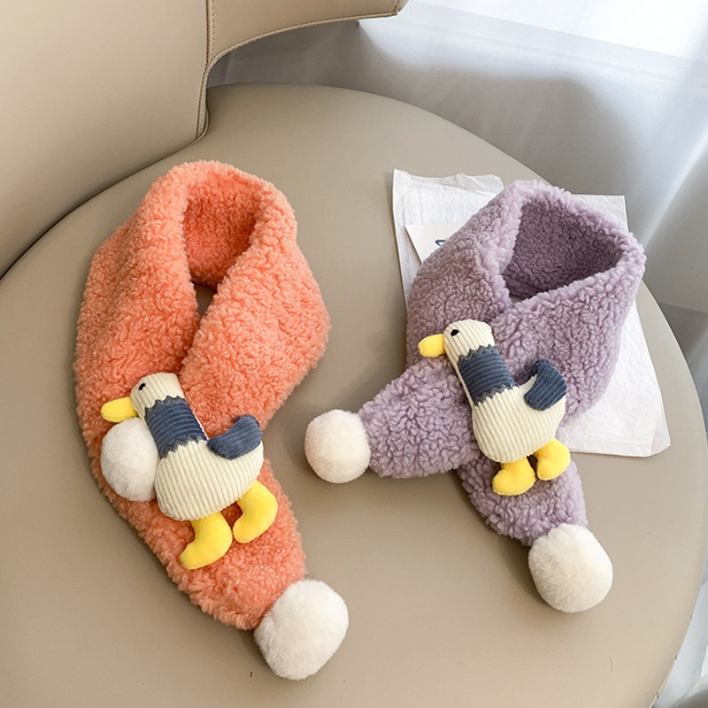 Khăn choàng cổ vải lông cừu giữ ấm họa tiết chú vịt hoạt hình đính bóng lông dễ thương thời trang mùa thu đông cho bé