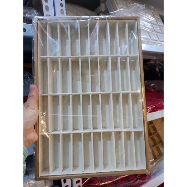 Khay Da PU 40 ô Cao Cấp Đựng Vòng Bản Cứng, Vòng Ngọc