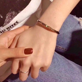 Vòng Tay Cuff Ver 1 No Box