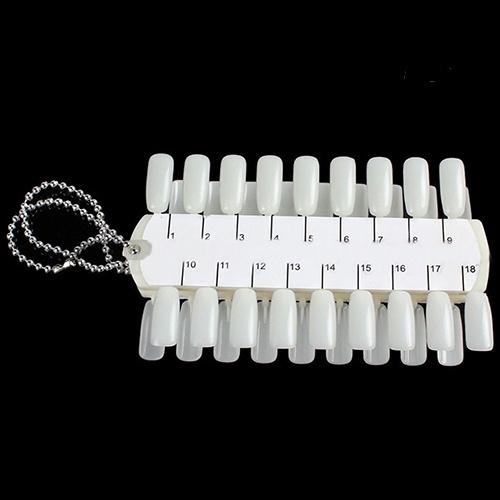 [Hàng mới về] Bảng 36 móng tay giả trưng bày màu sơn móng tay kèm dây xích chuyên dụng