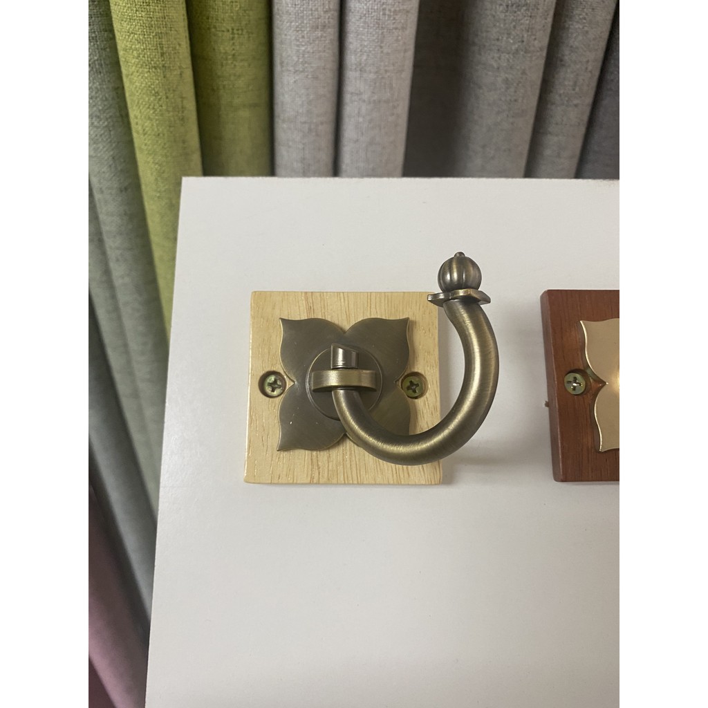Núm Vén Rèm Đế Gỗ Thiết Kế Hình Bông Hoa [Đơn Giản, Sang Trọng]