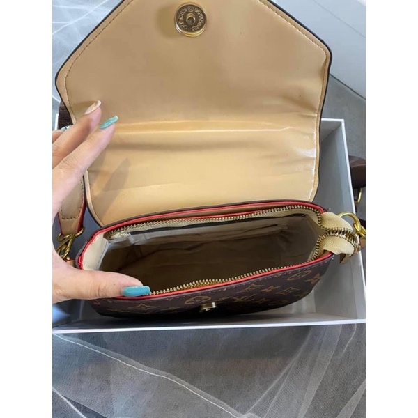 Túi đeo chéo họa tiết lv