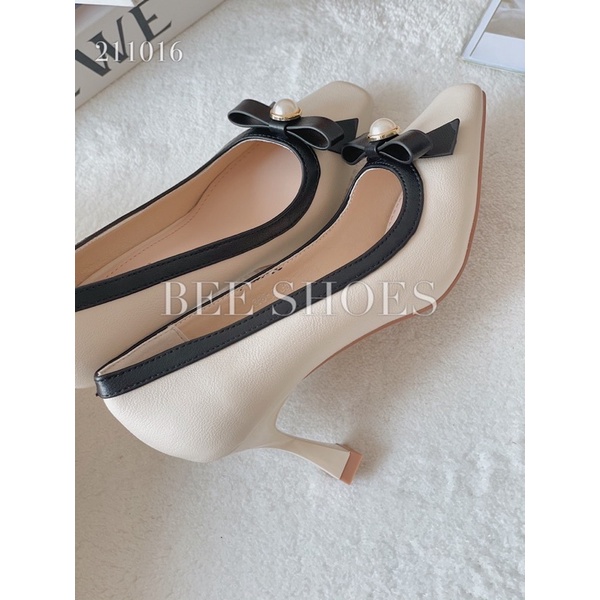 BEESHOES - GIÀY CAO GÓT MŨI VUÔNG NƠ - GIÀY CAO GÓT NHỌN CAO 5CM CÓ SẴN MÀU KEM - BE 211016