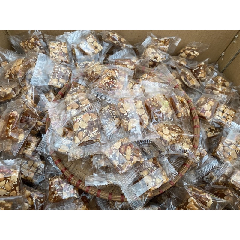 Kẹo khóm dẻo đậu phộng mè 500G / Mứt khóm đậu phộng Tài Linh