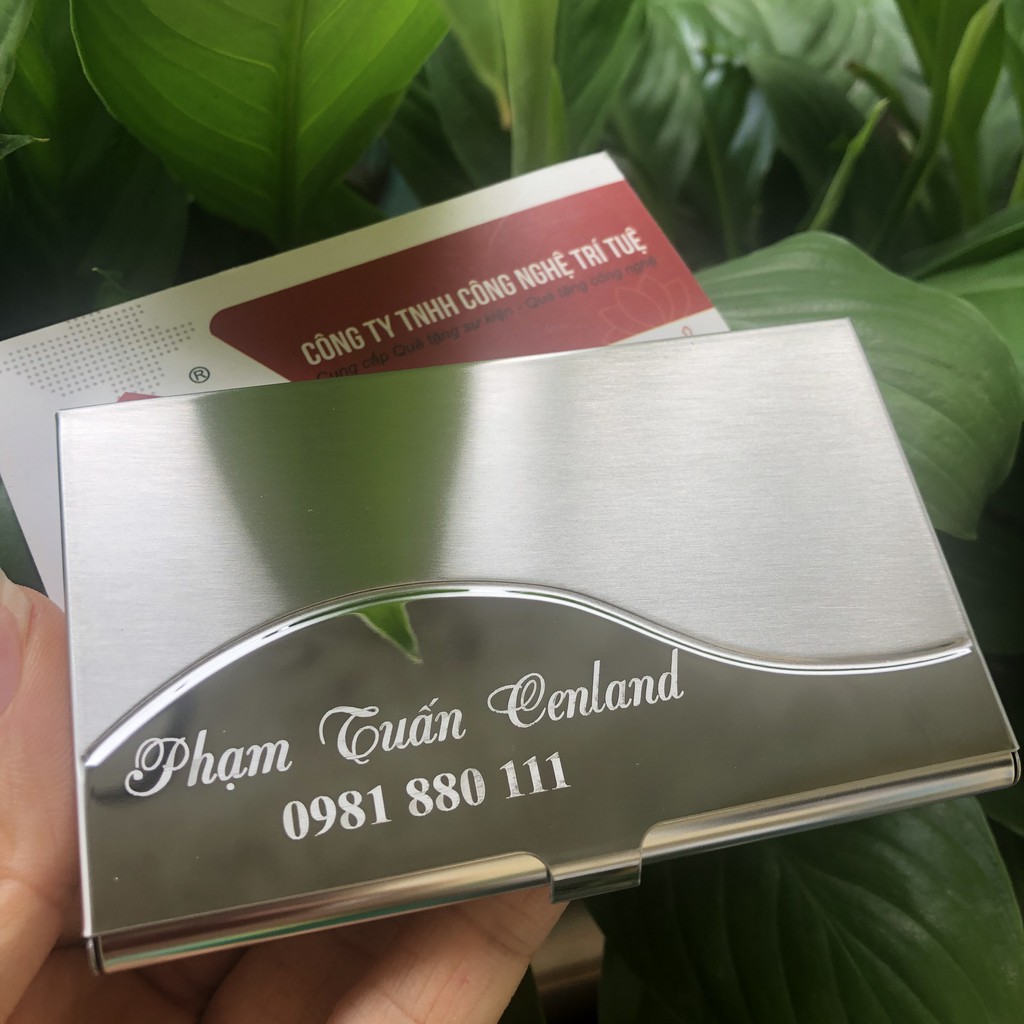 Hộp đựng danh thiếp bằng thép không gỉ khắc tên riêng và số điện thoại