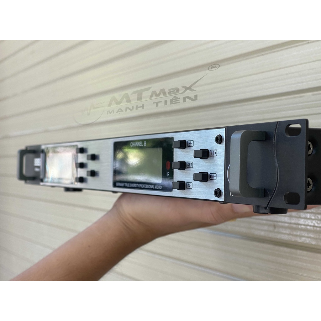 Micro không dây BBS 888 Plus hát karaoke gia đình sân khấu- Độ nhạy cao, bắt sóng xa, chống hú rít - Thiết kế sang trọng