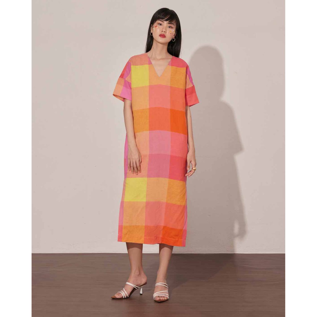 Đầm linen kẻ caro cổ tim Mauve V dress