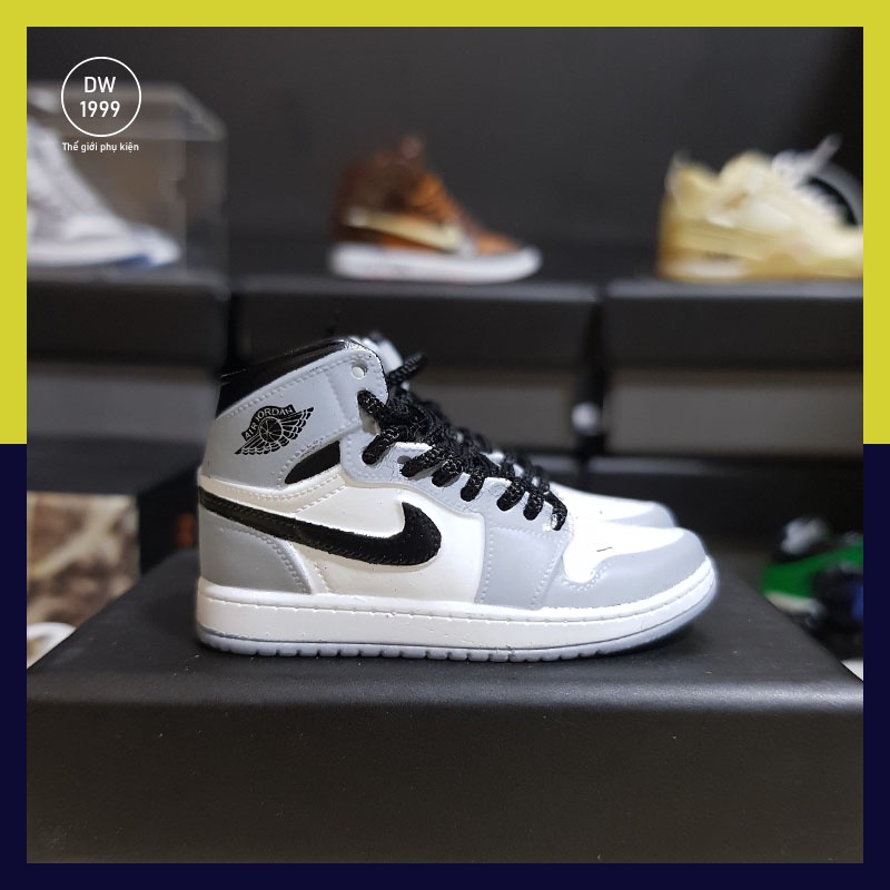 Mô hình giày Sneaker 3D Air Jordan 1 Grey White mini tỉ lệ 1:6