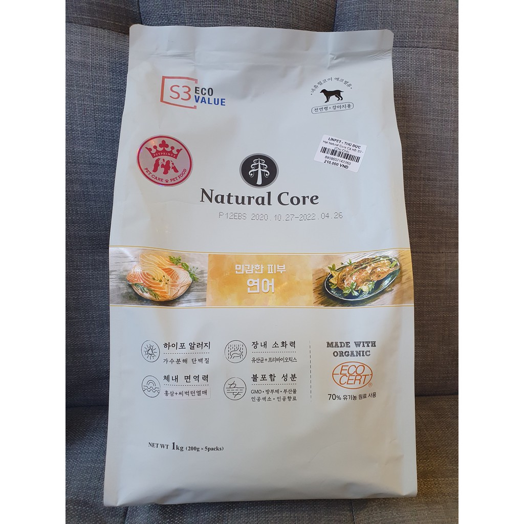 6kgTHỨC ĂN HỮU CƠ NATURAL CORE S3 CÁ HỒI CHO CHÓ  sử dụng nguyên liệu hữu cơ là cá hồi rút xương đặc biệt.