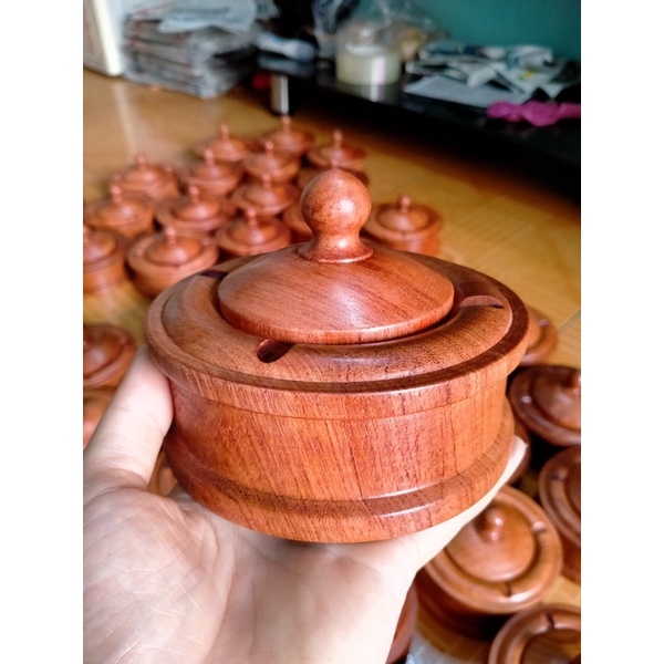 Gạt tàn gỗ Hương Đá có nắp hàng đẹp thủ công tại xưởng