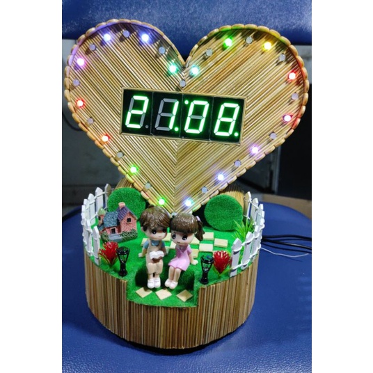 trái tim tăm tre kết hợp đồng hồ tặng 20/10