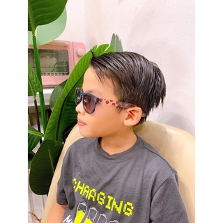 Kính trẻ em xuất dư