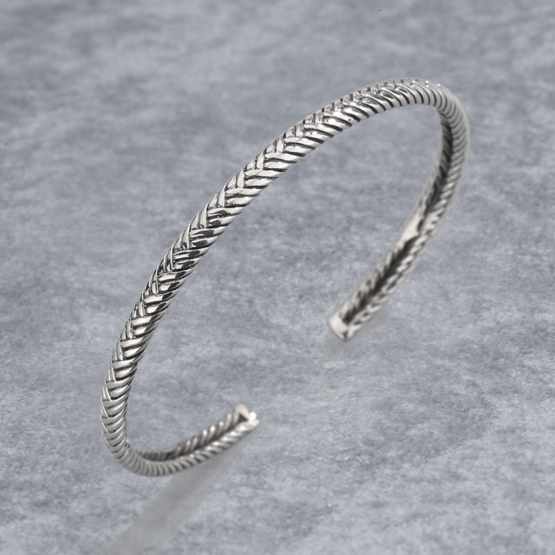 Vòng Tay Hở Bằng Kim Loại Màu Bạc Phong Cách Retro Thời Trang Cho Nam Nữ