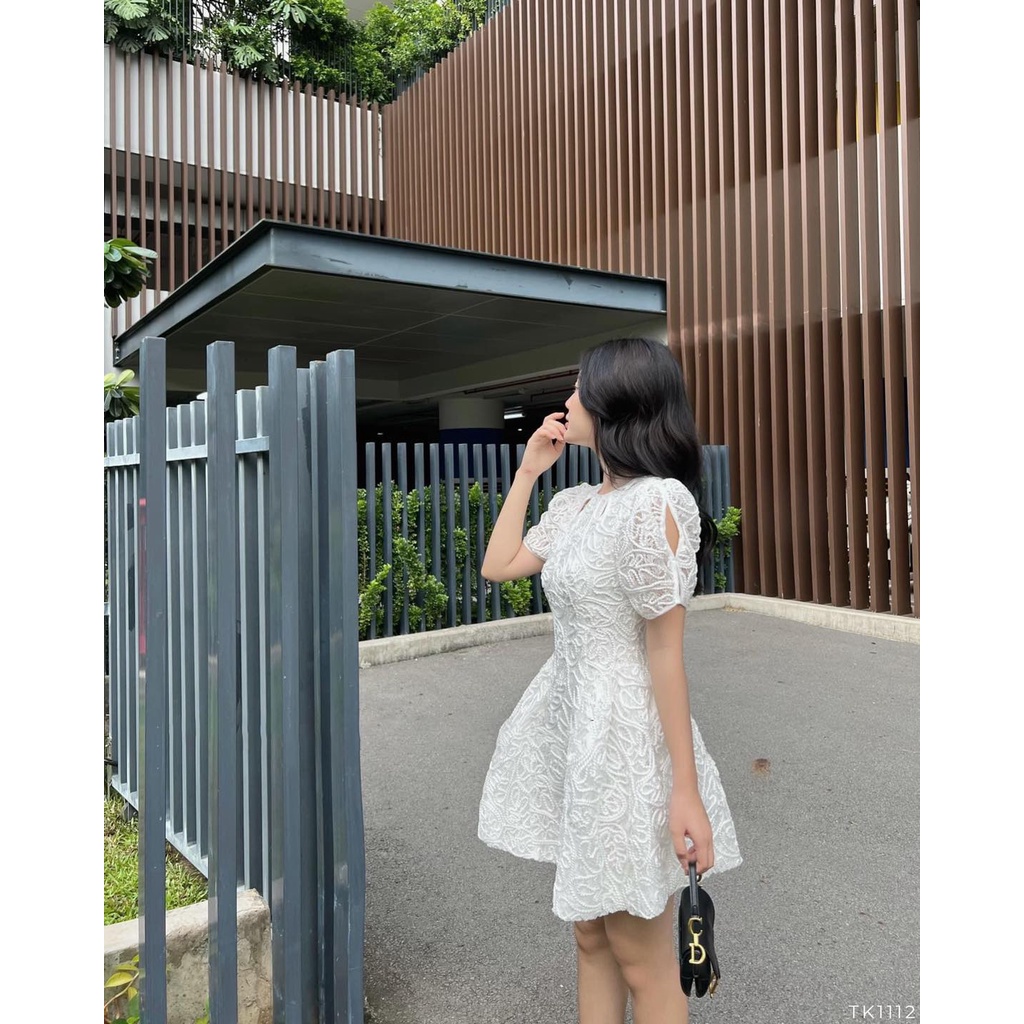 Đầm dự tiệc ren dáng xòe khoét giọt nước siêu tôn dáng đi tiệc du lịch siêu dễ thương, thời trang thiết kế YUNA STORE