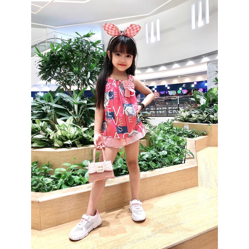 Bộ kiểu sát nách dễ thương cho bé gái