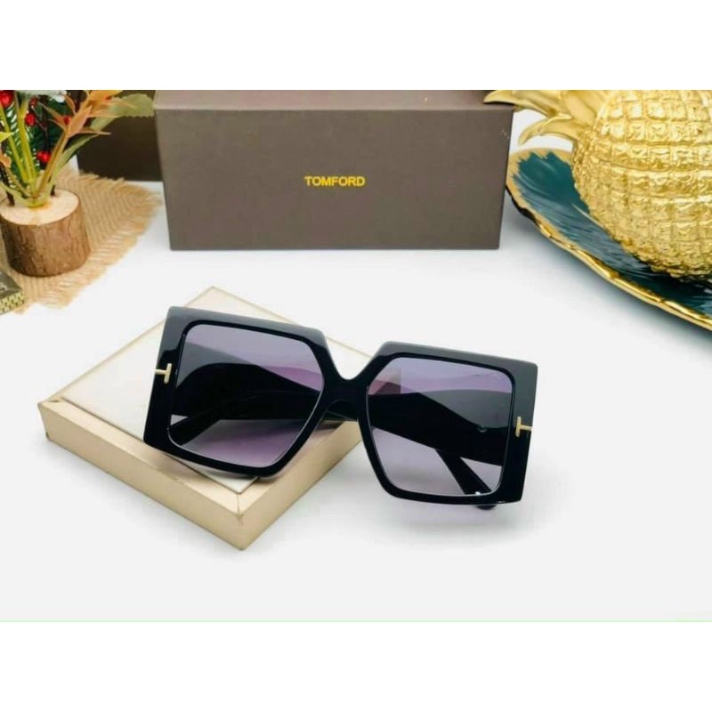 Kính hiệu vuông lớn tomford màu đen trắng Hàng đẹp
