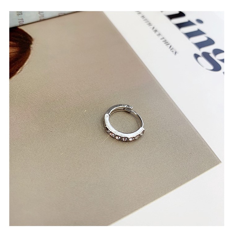1 chiếc bông tai tròn gắn đá A0423