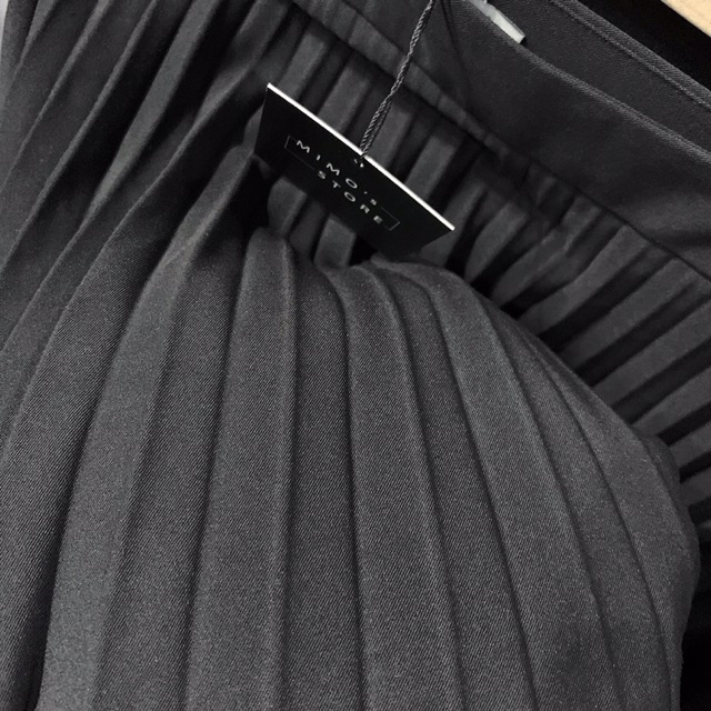 BASIC SHIRT + PLEATED MIDI SKIRT | BigBuy360 - bigbuy360.vn