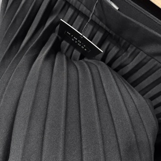 BASIC SHIRT + PLEATED MIDI SKIRT