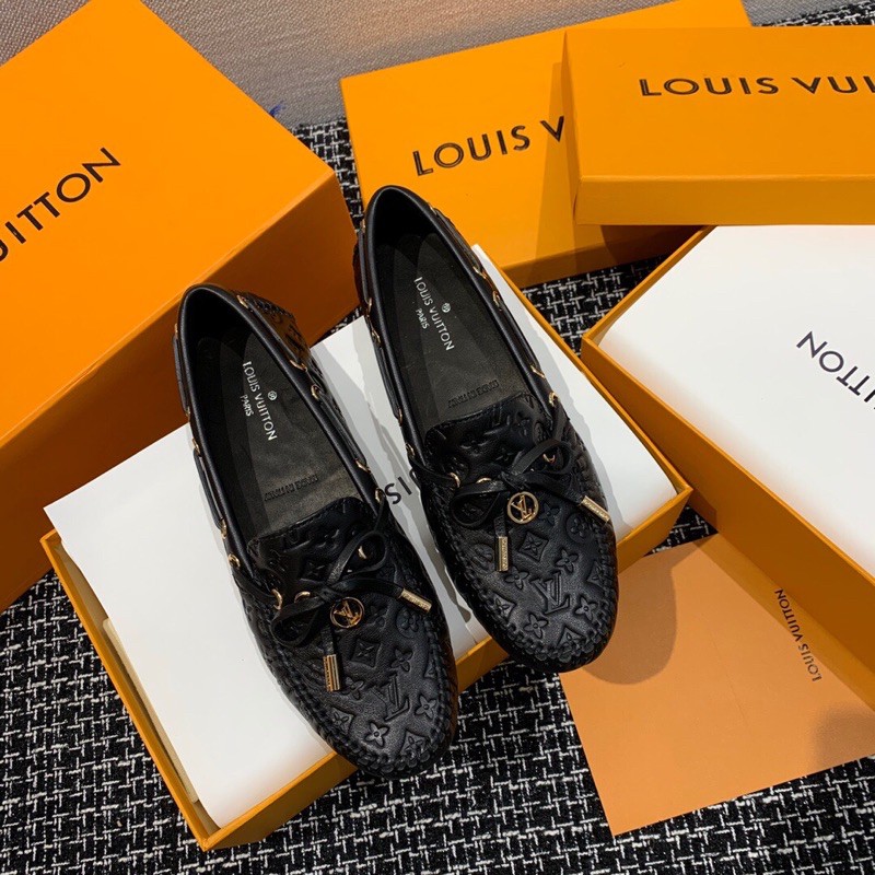 Giày lười nữ gắn nơ kiểu dáng phong cách 𝑳𝒐𝒖𝒊𝒔𝑽𝒖𝒊𝒕𝒕𝒐𝒏 LV da thật cao cấp
