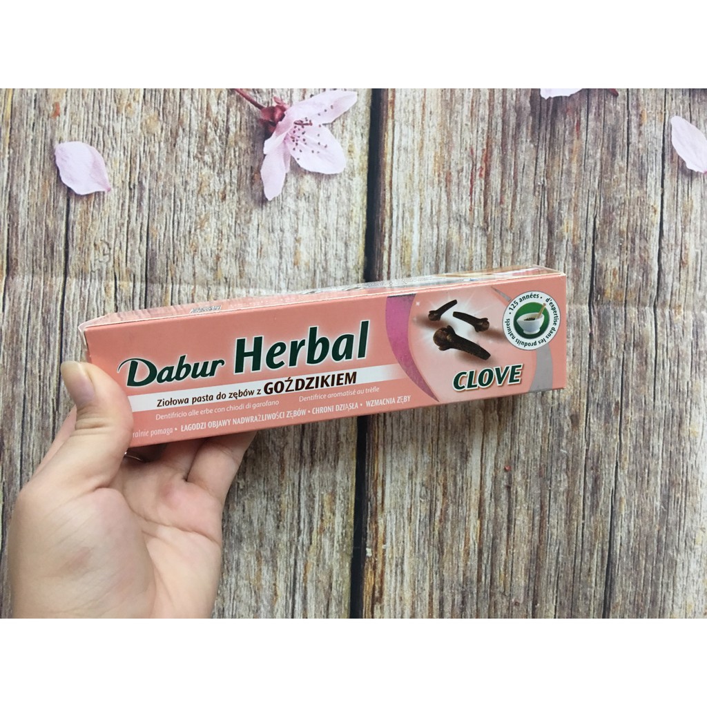 (MUA 1 tặng 1) Kem đánh răng Dabur Herbal - Đinh Hương tặng bàn chải đánh răng