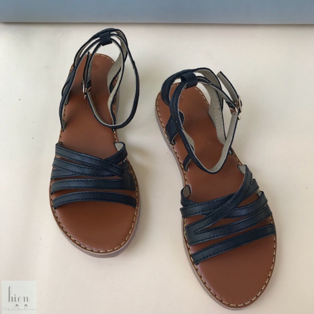 giày sandal tigish quai ngang da thật đế đúc phom nhỏ size