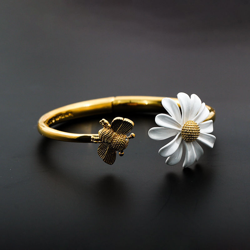 Adjustable Daisy Buckle Bracelet Bee Animal Bonnie Necklace Ring Jewelry
