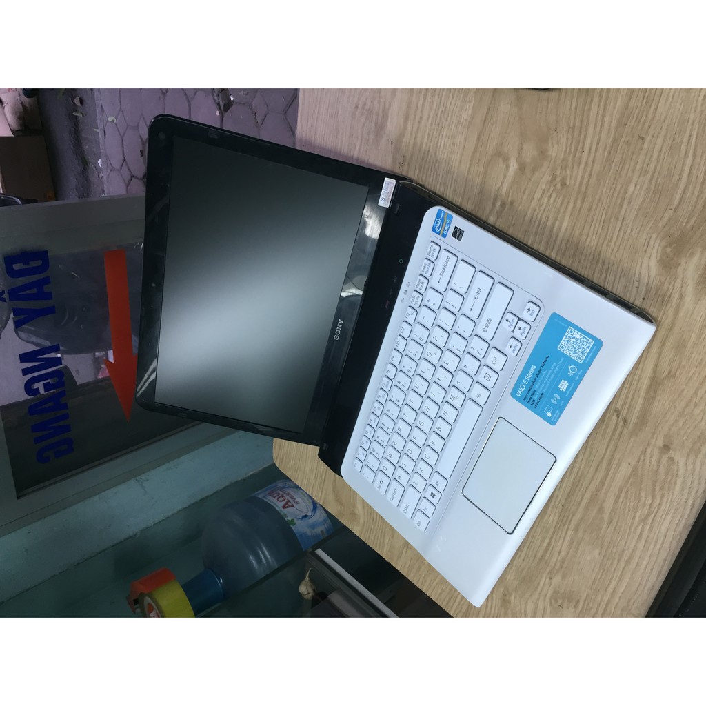 Hot Hot Laptop Sony vaio SVE14 Sang chảnh chíp core i5-3210M/4GB/HDD 320GB Cạc HD4000 game mượt. Tặng chuột không dây