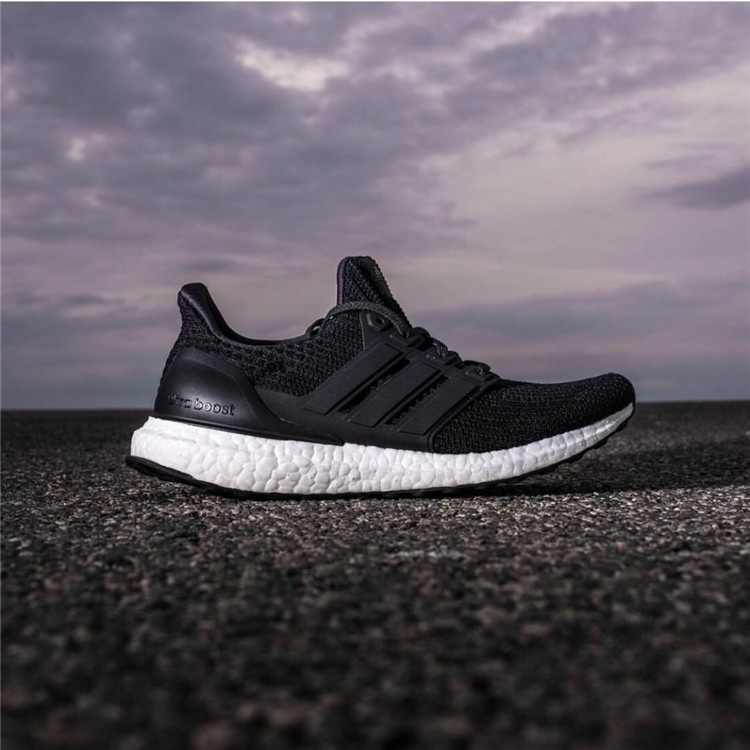 Giày Thể Thao Adidas Ultra Boost UB 3.0 4.0 BB6168 Màu Trắng Đen Phong Cách samurai