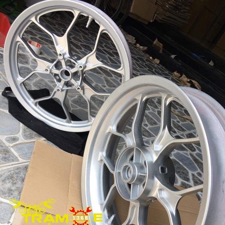 GÓI COMBO SƠN SAMURAI MÀU BẠC CROM MỜ ÁNH KIM W39 GỒM 4 CHAI ĐỘ BỀN CAO - Trạm Xe 1368