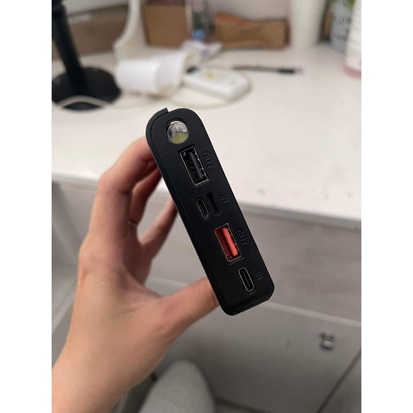 Box sạc dự phòng 8 cell có sạc nhanh