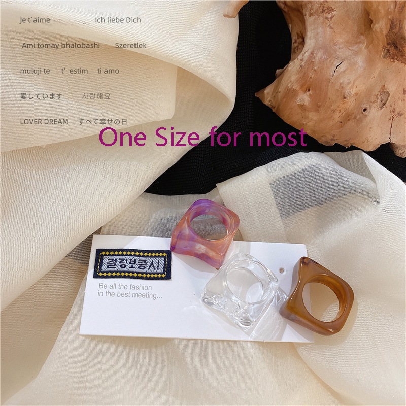 Nhẫn Nhựa Trong Suốt Thiết Kế Độc Đáo