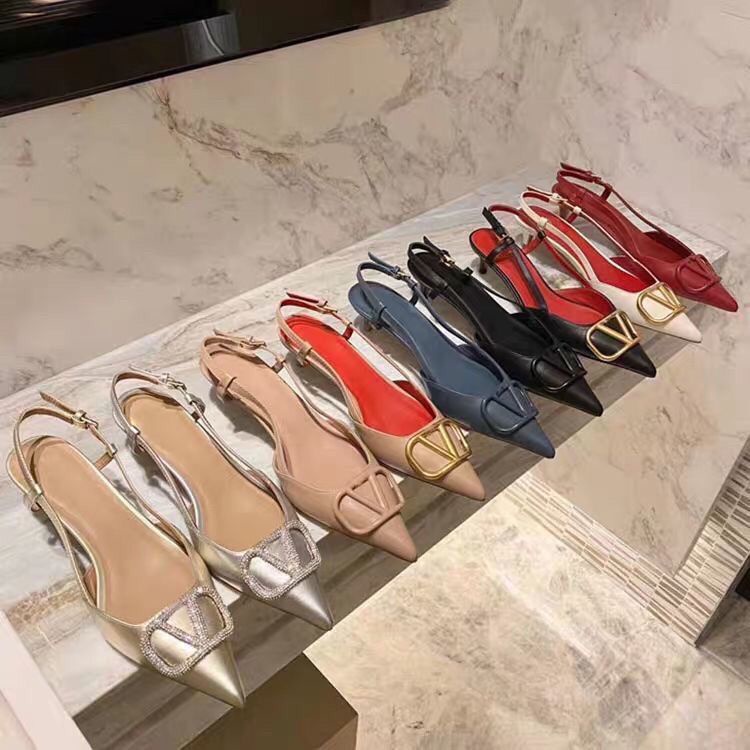 Hàng Có Sẵn! Valentino! Giày Cao Gót 4CM Mũi Nhọn Đế Mềm Thoải Mái Cho Nữ