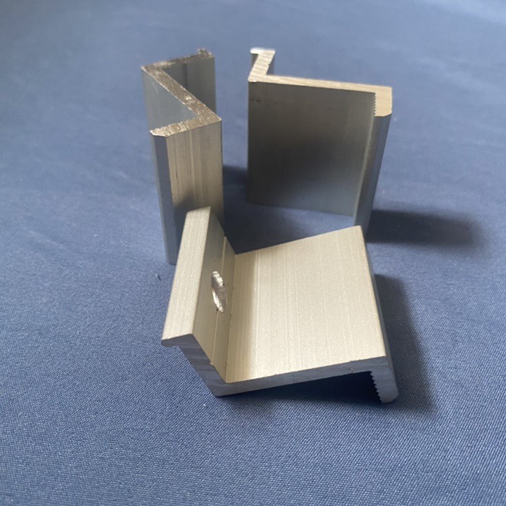 Pát Kẹp Cuối Tấm Pin Năng Lượng Mặt Trời Sân Vườn_Nhôm NK_Bát Kẹp Biên_Kẹp Z Solar _Kích Thước 35-40 mm
