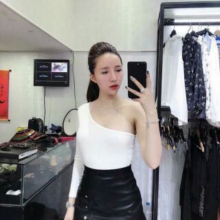 Áo lệch vai 1 mất 1 còn